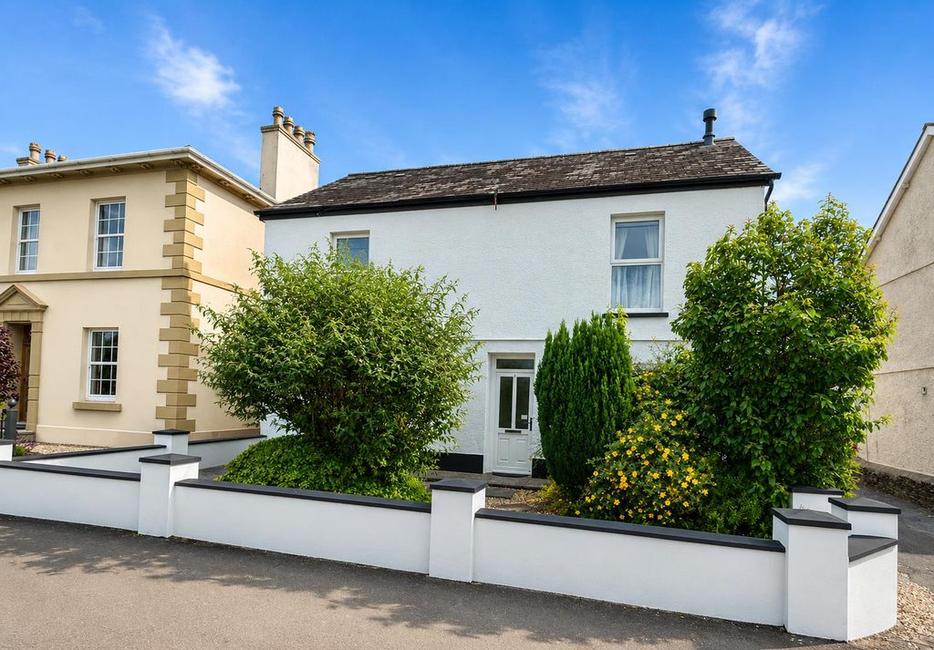 Property photo 1 of 23 E144Ad9E-Dde2-4Cfb-BA5A-9BA664801416.Png
