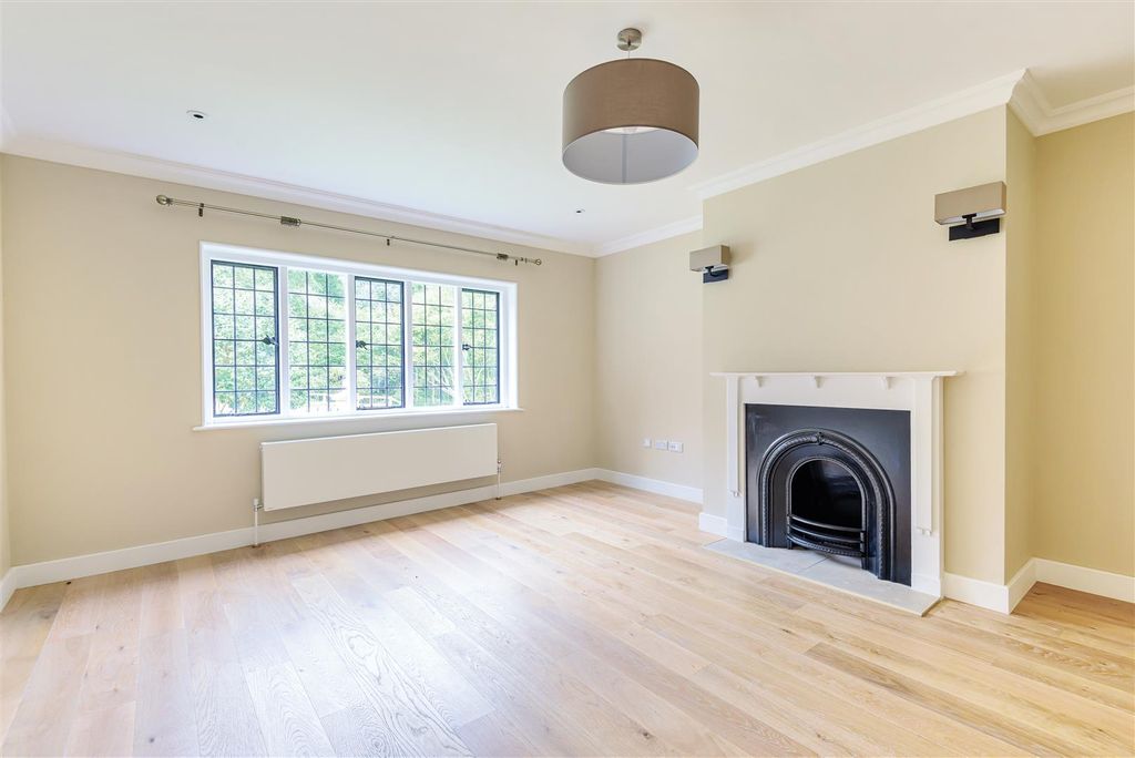 Property photo 2 of 11 903987 (2).Jpg