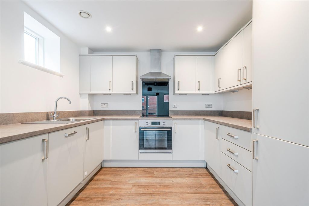 Property photo 2 of 9 Kit.Jpg