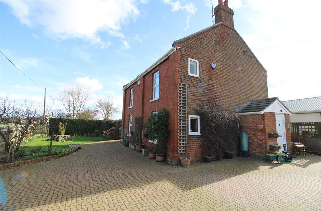 Property photo 1 of 22 Entrance Door