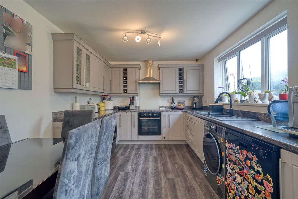 Property photo 2 of 9 Kitchen Diner