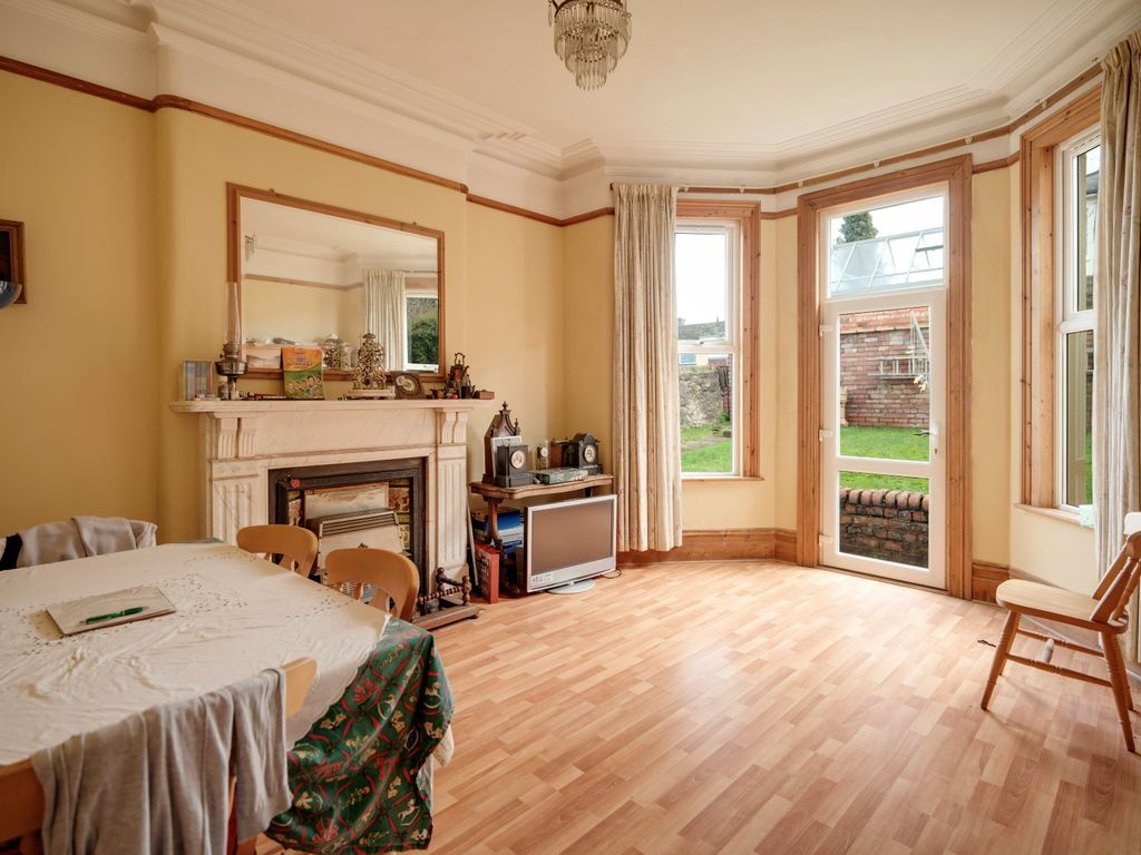 Property photo 3 of 18 Dining Room