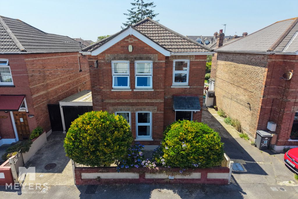 Property photo 1 of 30