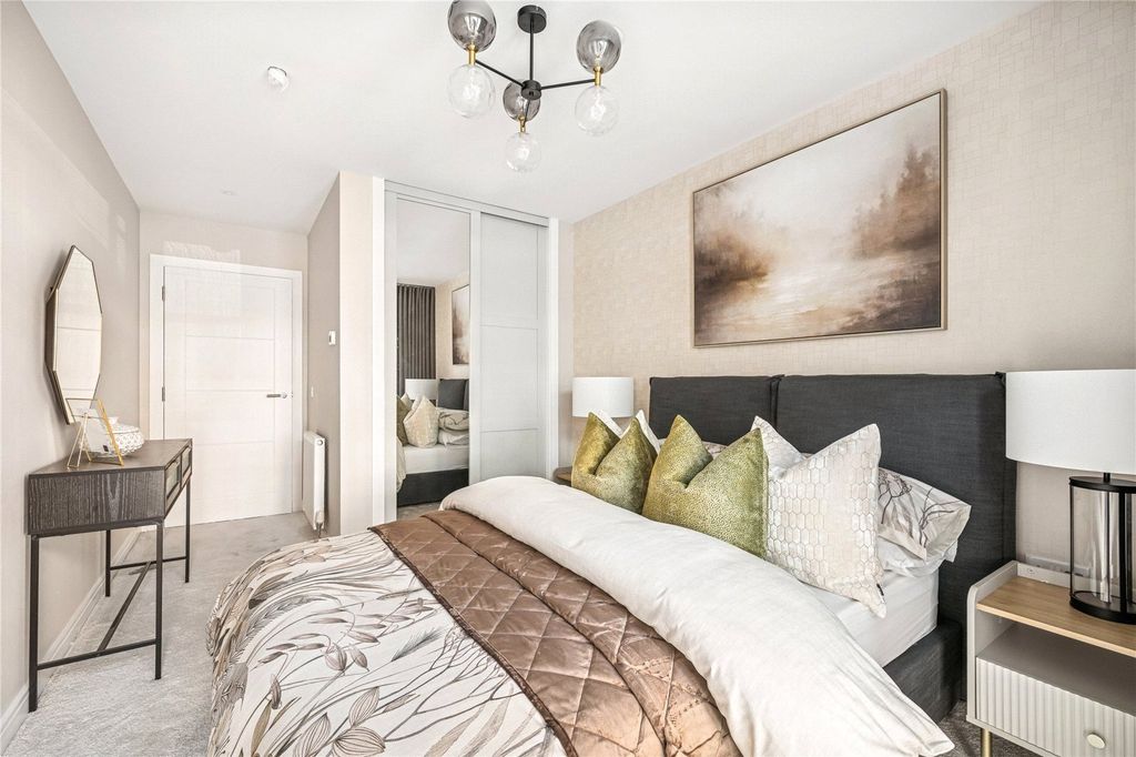 Property photo 3 of 8 Bedroom 2