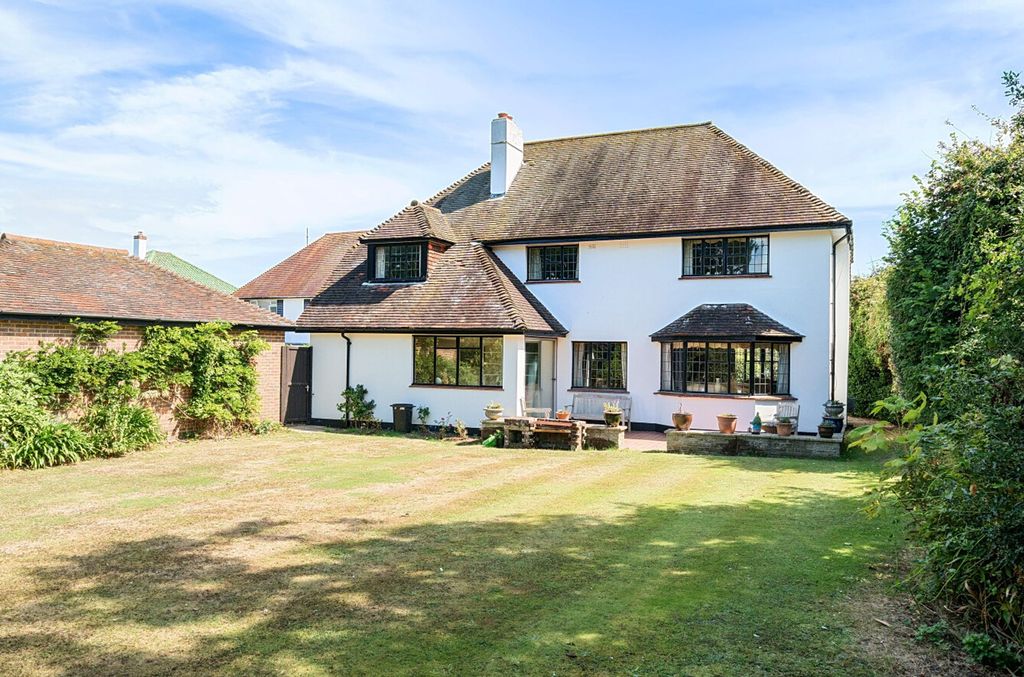Property photo 3 of 36