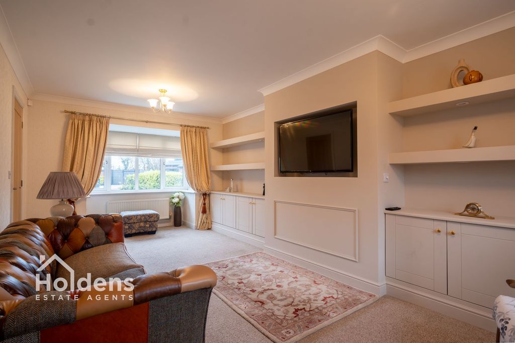 Property photo 2 of 26