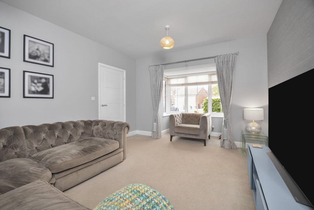 Property photo 2 of 30