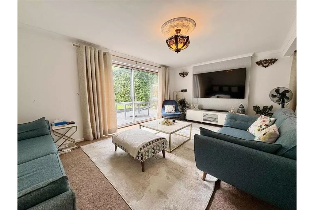 Property photo 3 of 15