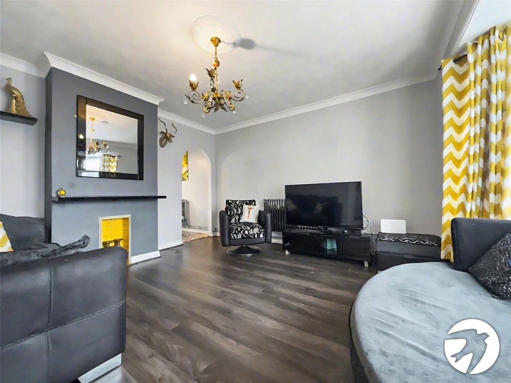 Property photo 2 of 12 Lounge