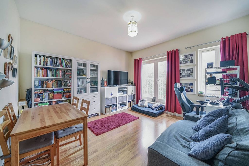 Property photo 2 of 7