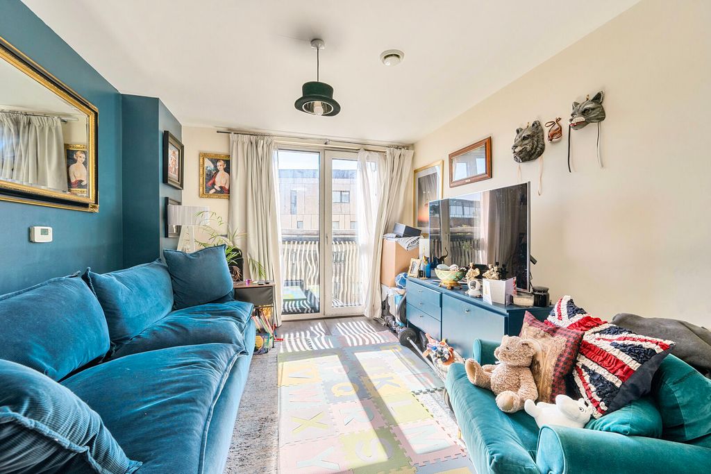 Property photo 1 of 17