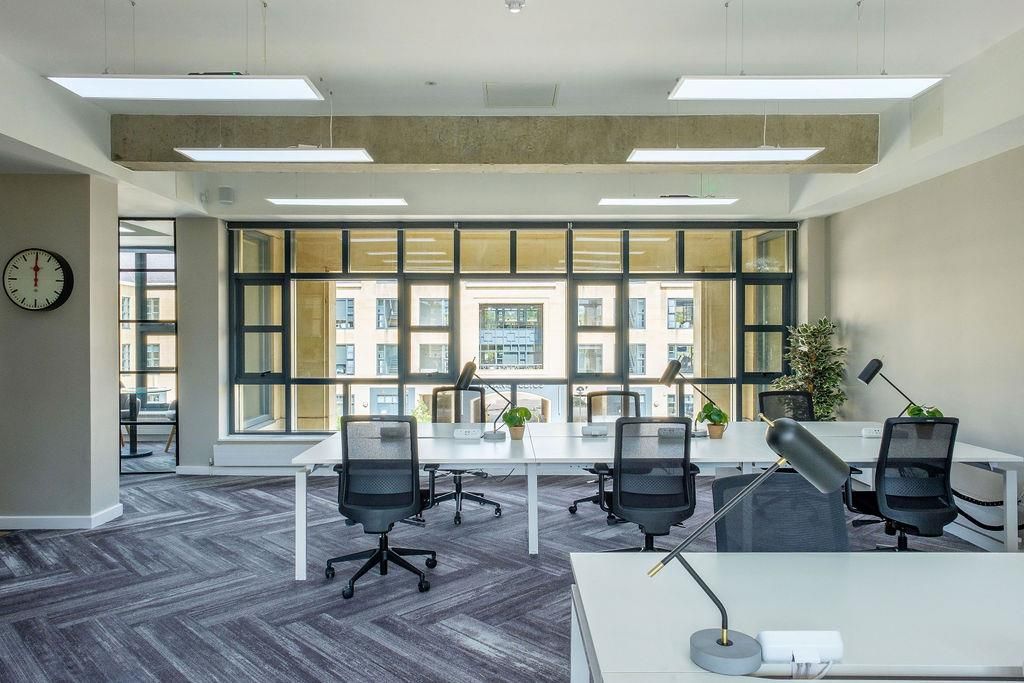 Property photo 1 of 10 Photo 6