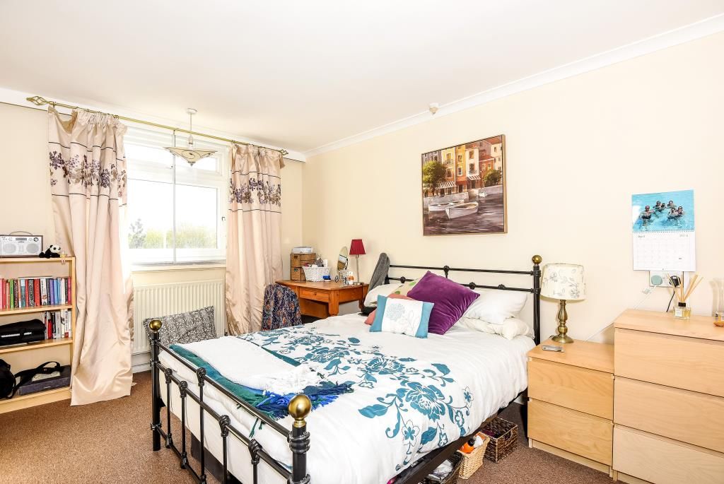 Property photo 2 of 9 Bedroom