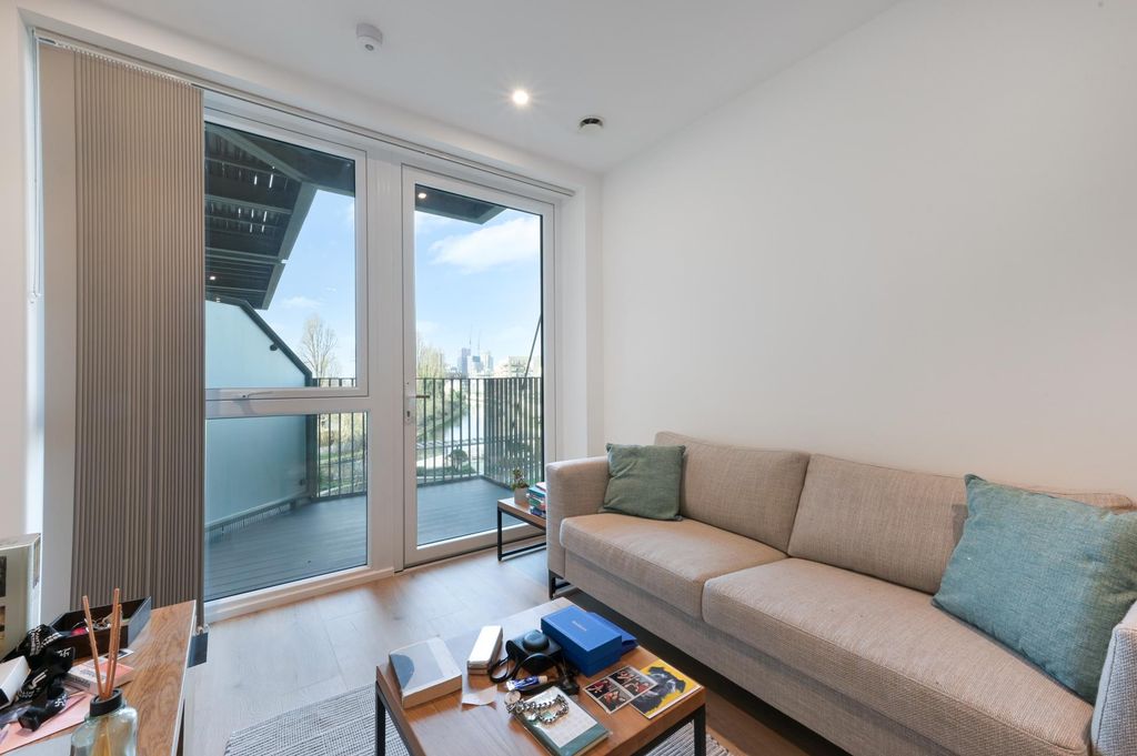 Property photo 1 of 5