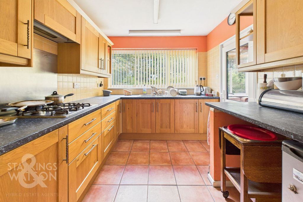 Property photo 3 of 24