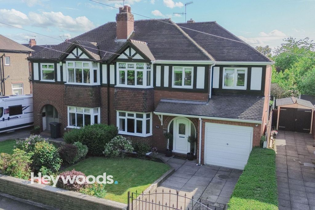 Property photo 1 of 53