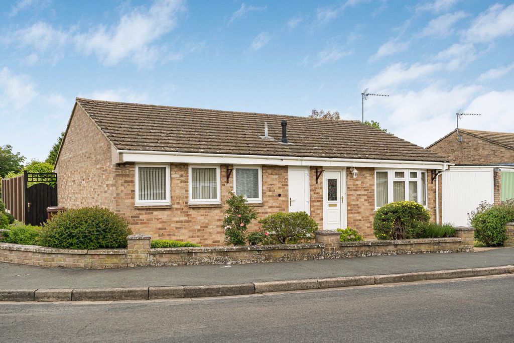 Property photo 1 of 27