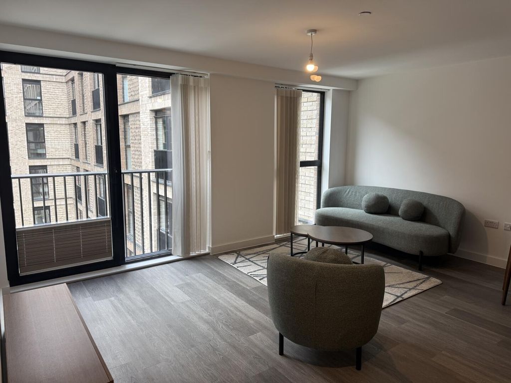 Property photo 1 of 13 Living Room