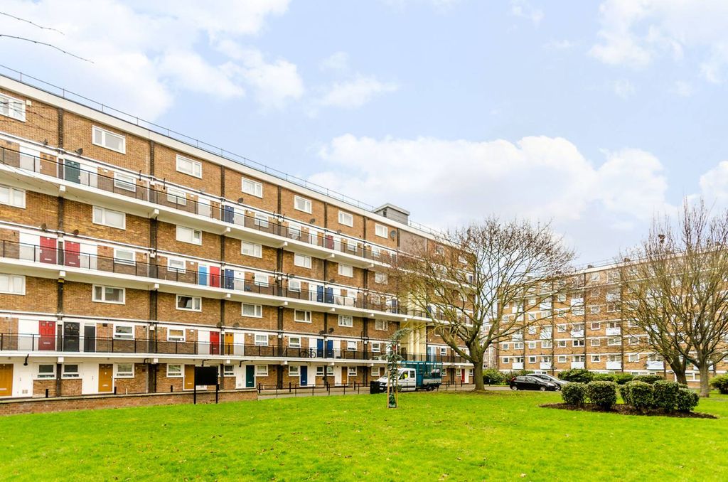 Property photo 1 of 5