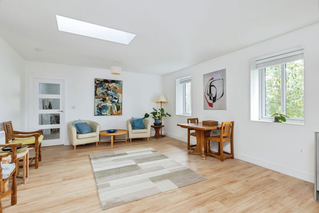 Property photo 3 of 21 Pbox-Img.Jpg