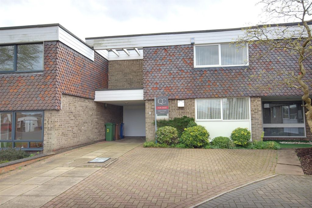 Property photo 2 of 14 Priory Close (14).Jpg