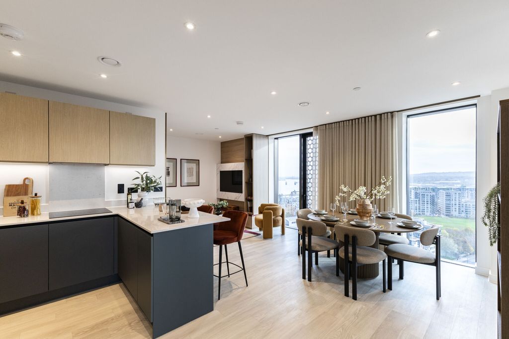 Property photo 2 of 16 101173 Prime Point, West Parkside London (6)_Low.Jpg