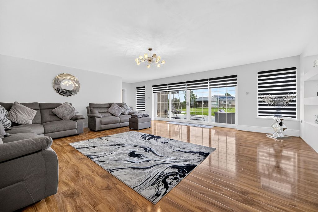 Additional image 4 of 5 bed equestrian for saleLaleston, Bridgend CF32