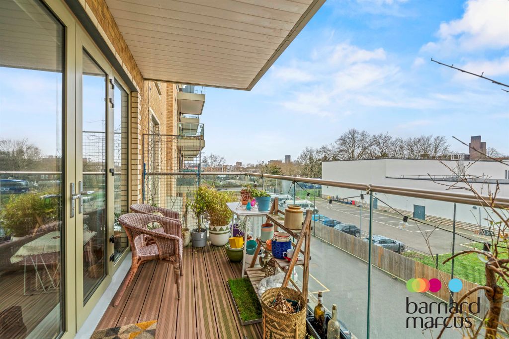 Property photo 3 of 17 Balcony