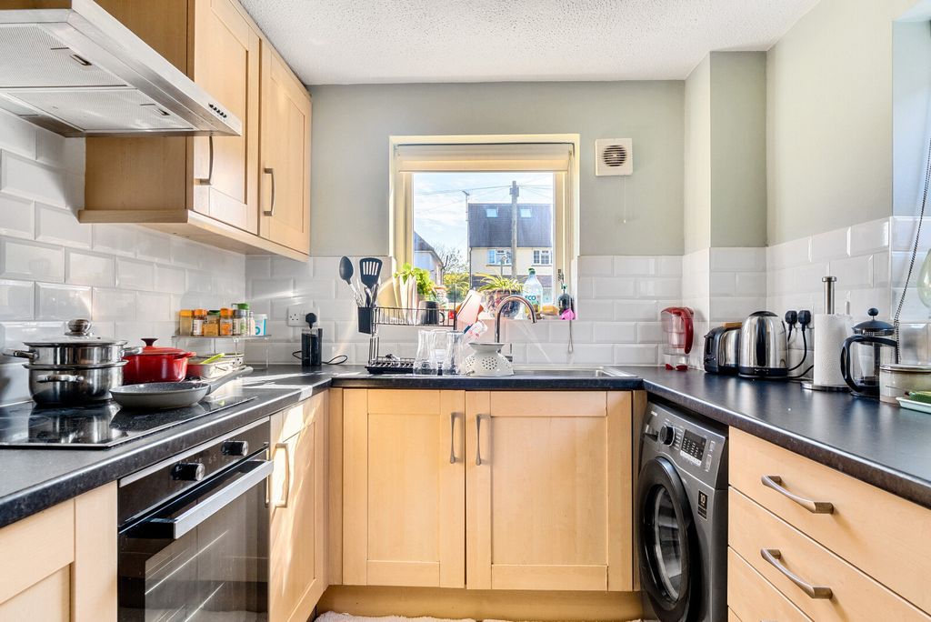 Property photo 2 of 15 1315003-7-685c24A...