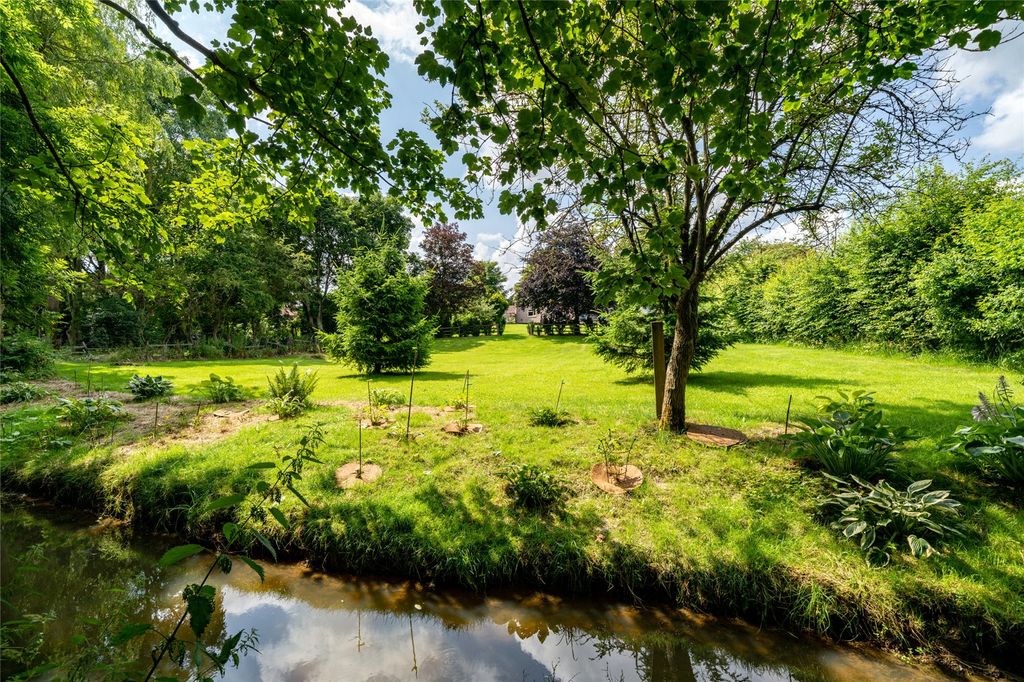 Property photo 2 of 21 0.9 Acres Of Garden