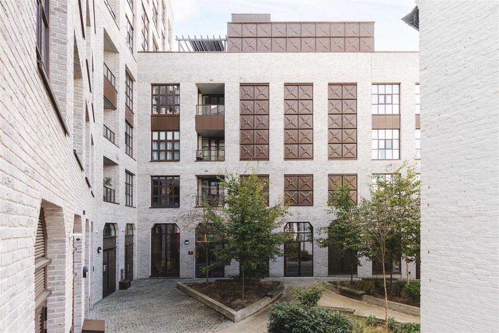 Property photo 2 of 23 Empress Apartments -21.Jpg