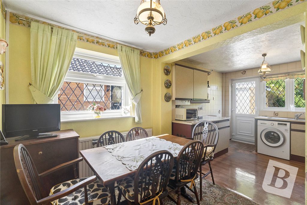 Property photo 2 of 11 Dining Room