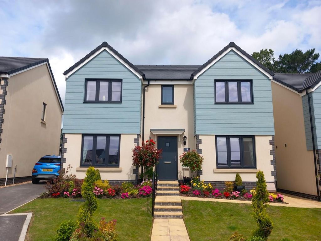 Property photo 1 of 20 14 Cross Park.Jpg
