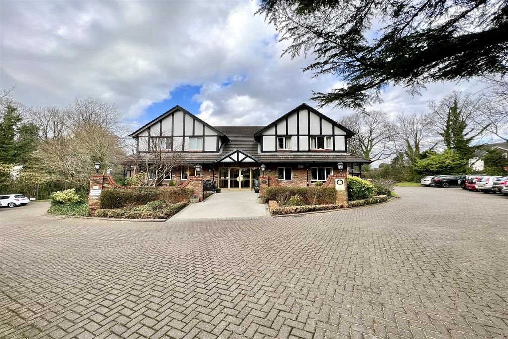 Property photo 1 of 10 (Main)