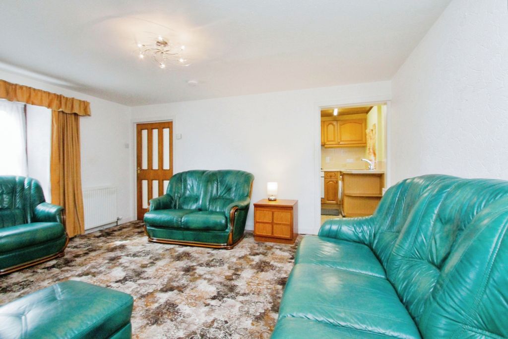 Property photo 3 of 15 Living Room