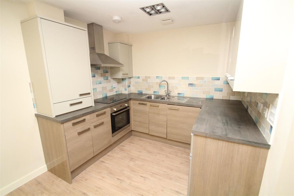 Property photo 2 of 7 Kitchen.Jpg