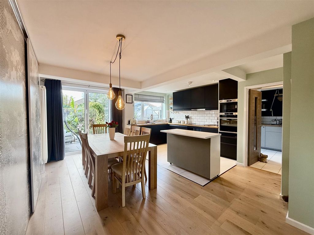 Property photo 3 of 32 3