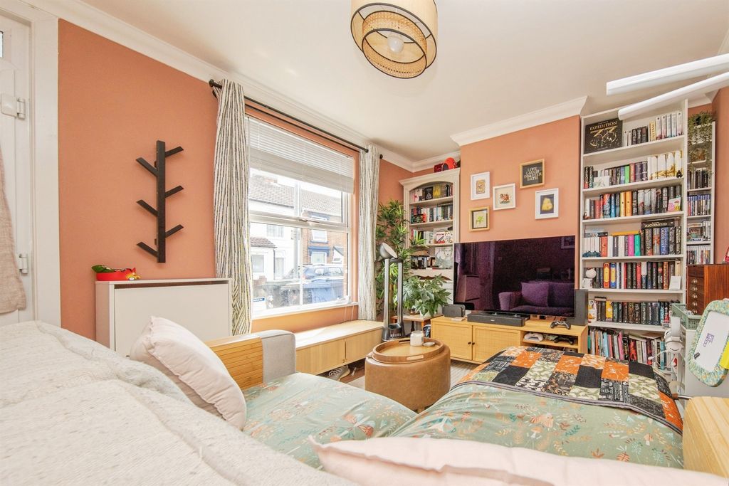 Property photo 3 of 14