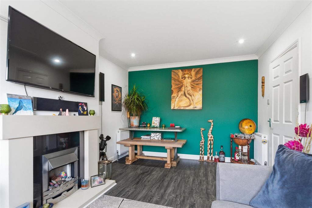 Property photo 3 of 16