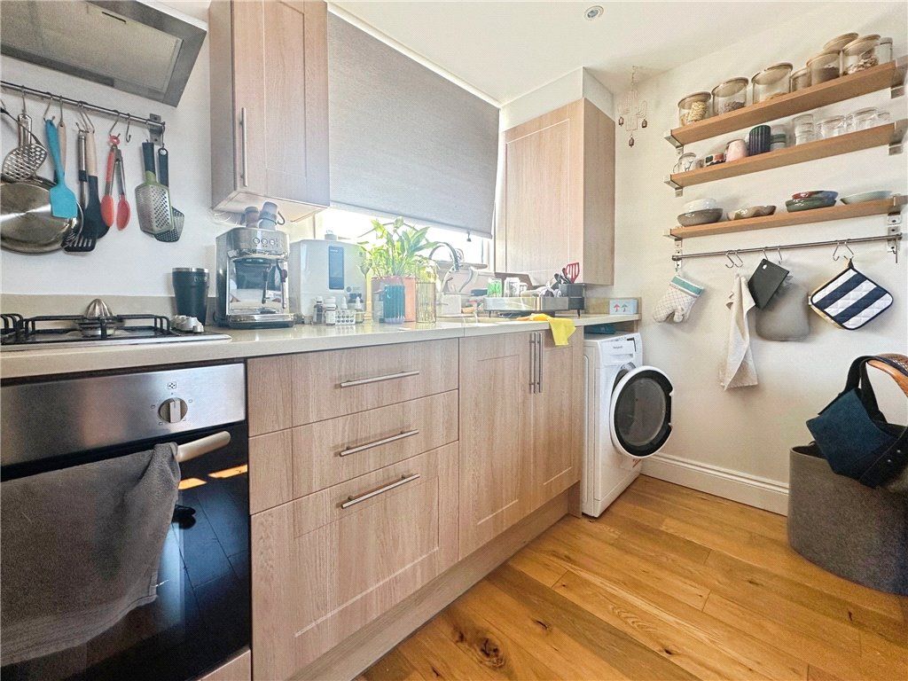 Property photo 2 of 7 Kitchen