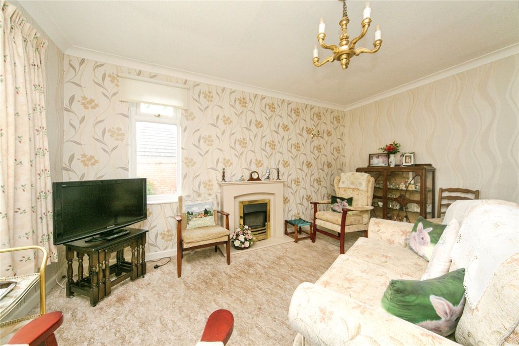 Property photo 2 of 25 Picture No. 12
