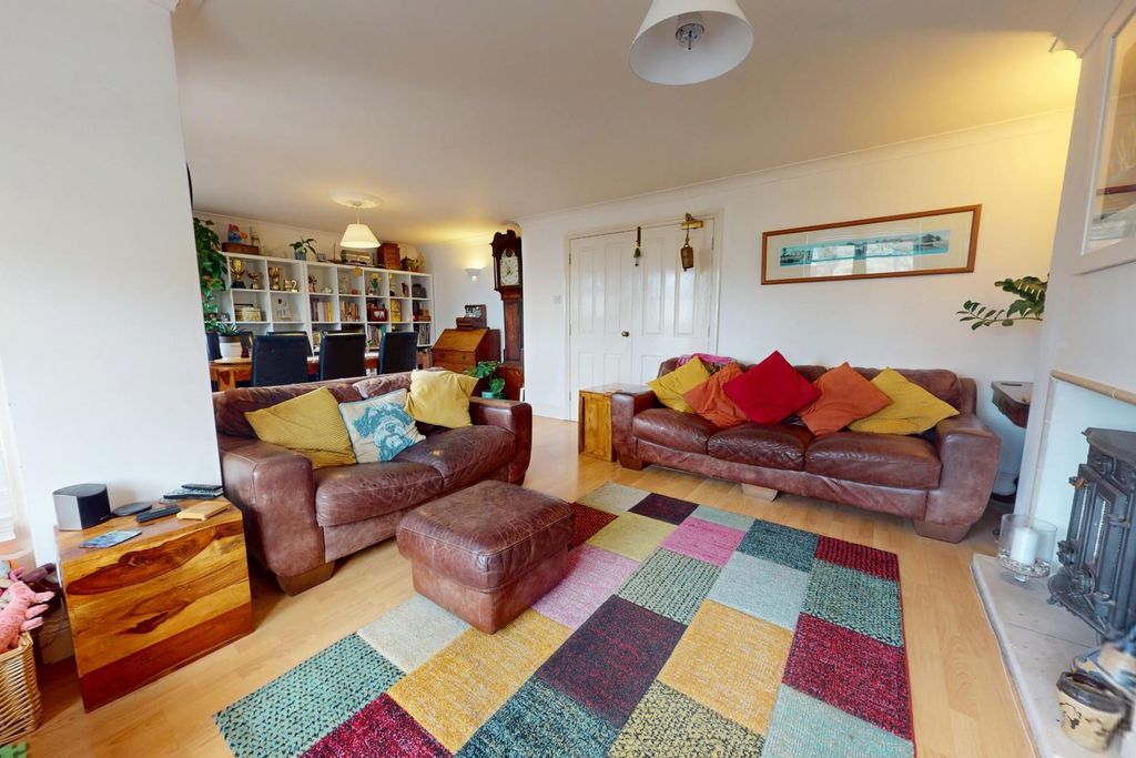 Property photo 2 of 23 Castle-12182025_093304.Jpg