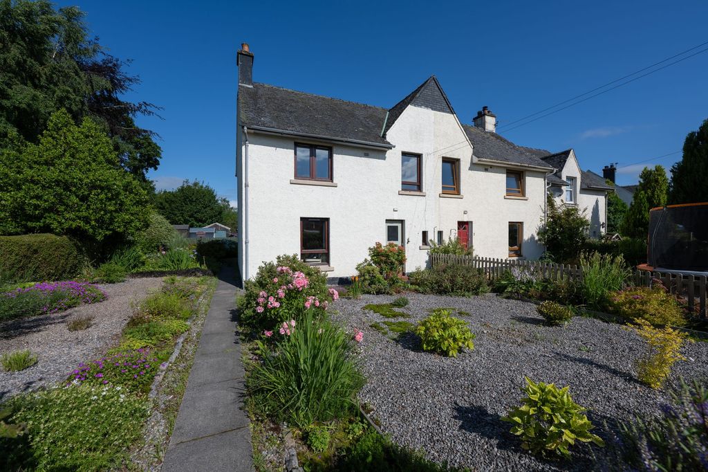Property photo 1 of 28