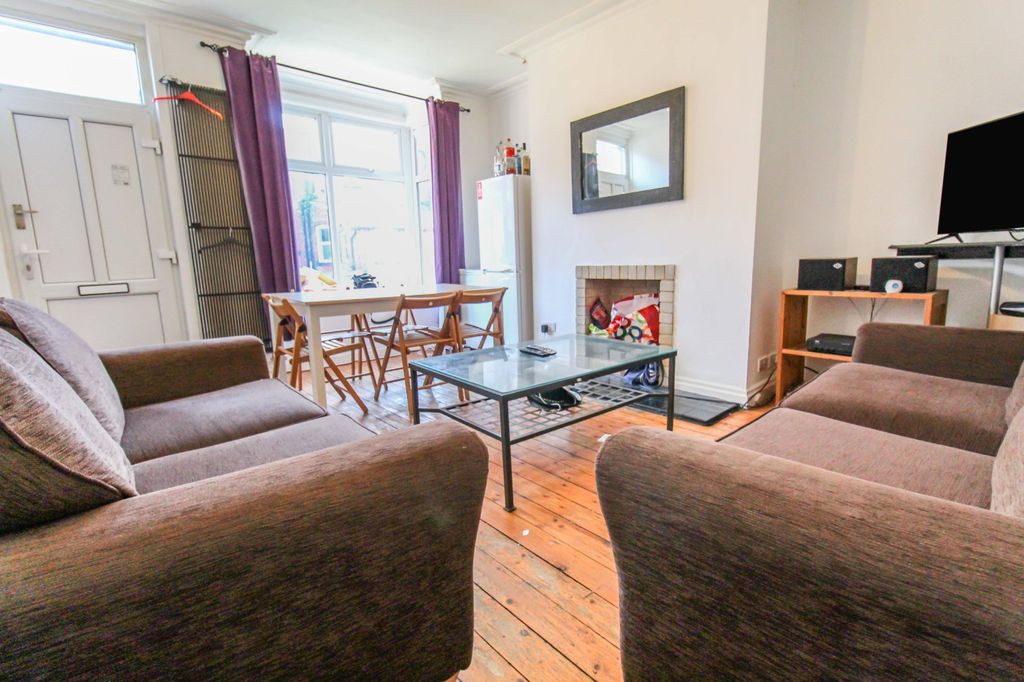 Property photo 1 of 11 Picture No. 02