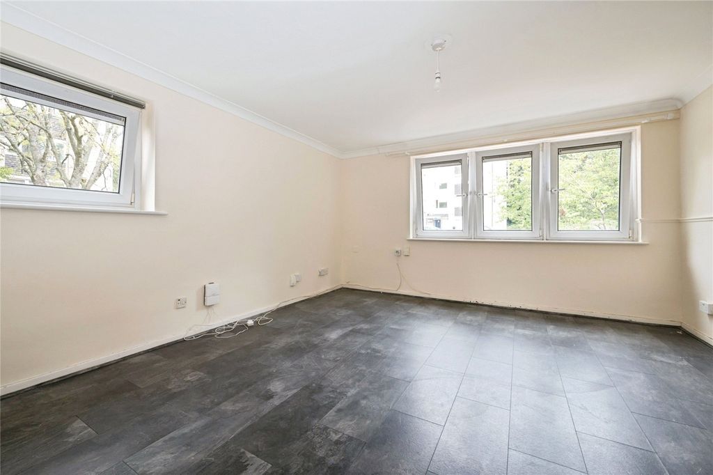 Property photo 2 of 11 Picture No. 22