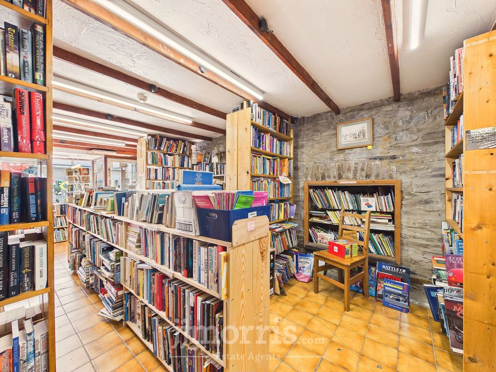 Property photo 2 of 48