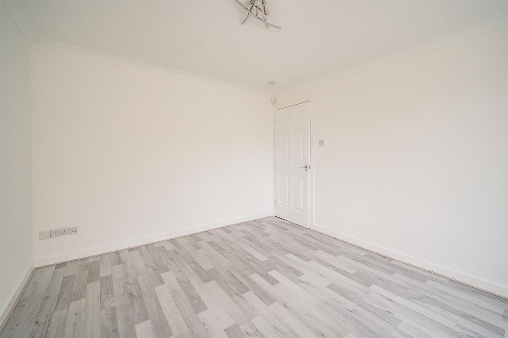 Property photo 3 of 22 86 Hawick Drive Dundee-5.Jpg