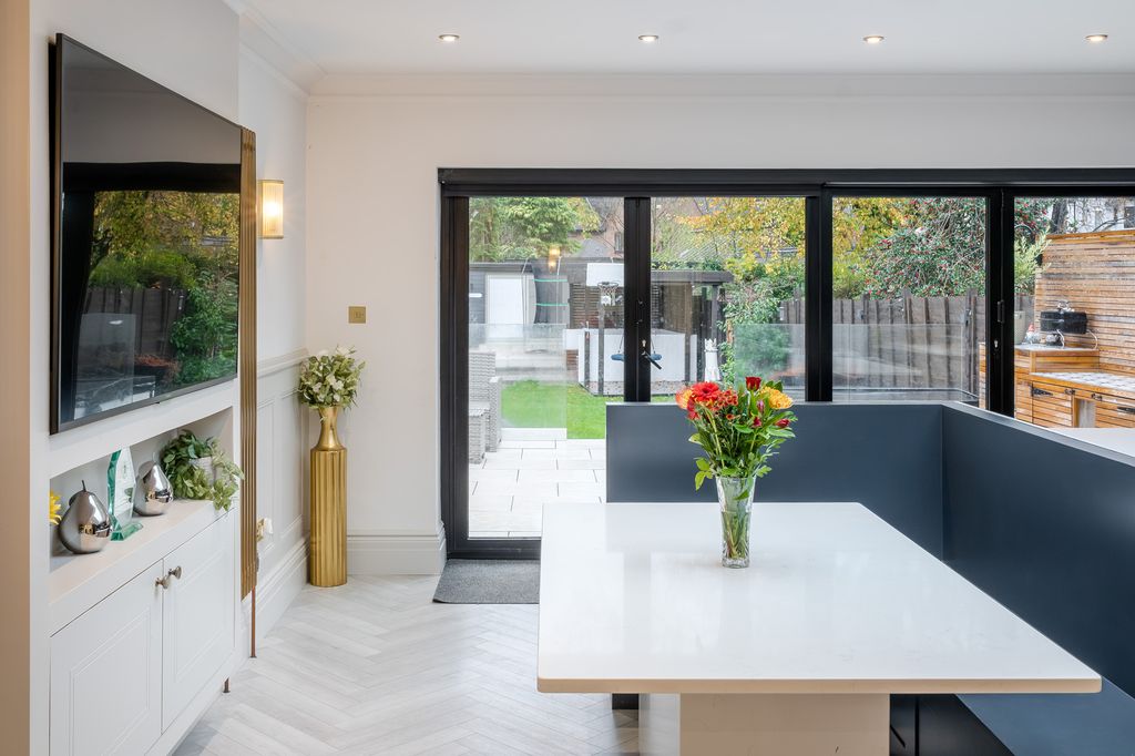 Property photo 2 of 22