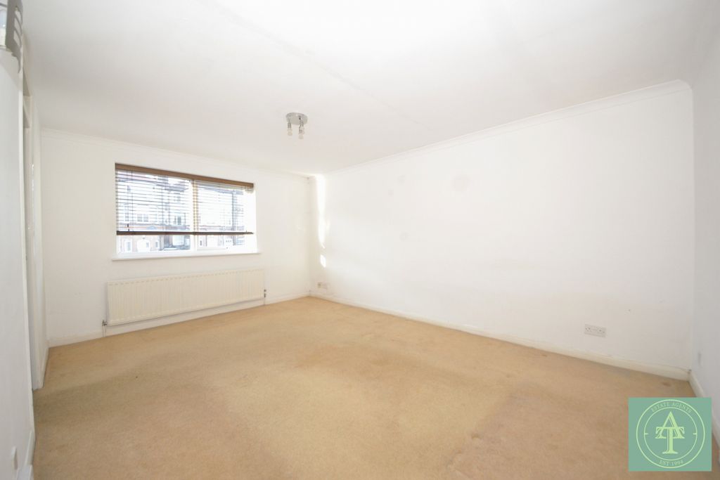 Property photo 2 of 8 Gallery