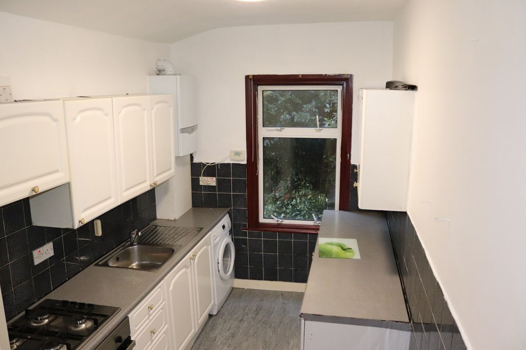 Property photo 1 of 4